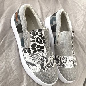 Cheetah Snake Print Slip Ons by Jolimall